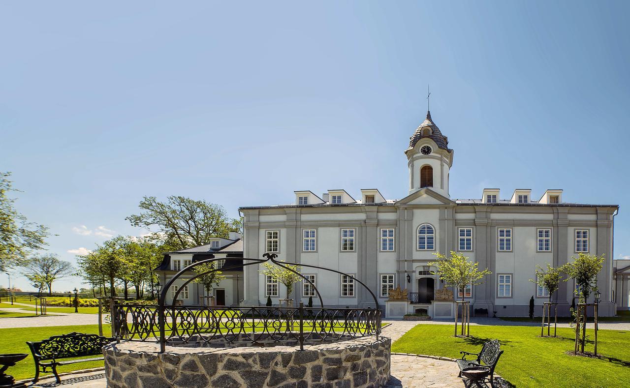 Hotel Panství Dlouhá Lhota Exterior foto